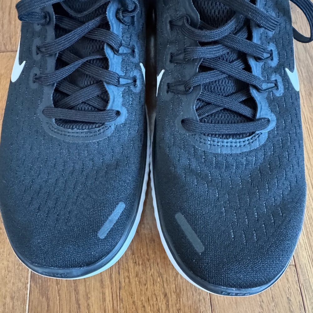 Nike Free RN women’s shoe. Size 8.5